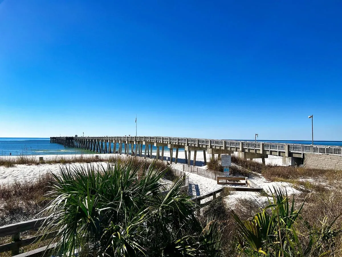 Emerald Chic Beachfront 2 Bdr Apt 4 Beach Seats And A Cannope On Us Panama City Beach