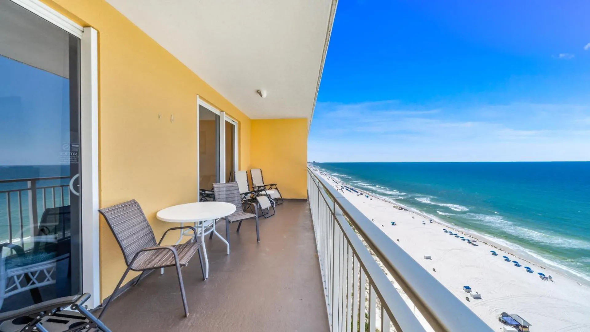 Emerald Chic Beachfront 2 Bdr Apt 4 Beach Seats And A Cannope On Us Panama City Beach Lägenhet