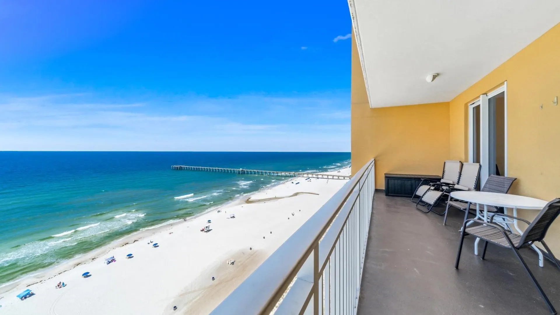 Lägenhet Emerald Chic Beachfront 2 Bdr Apt 4 Beach Seats And A Cannope On Us Panama City Beach USA