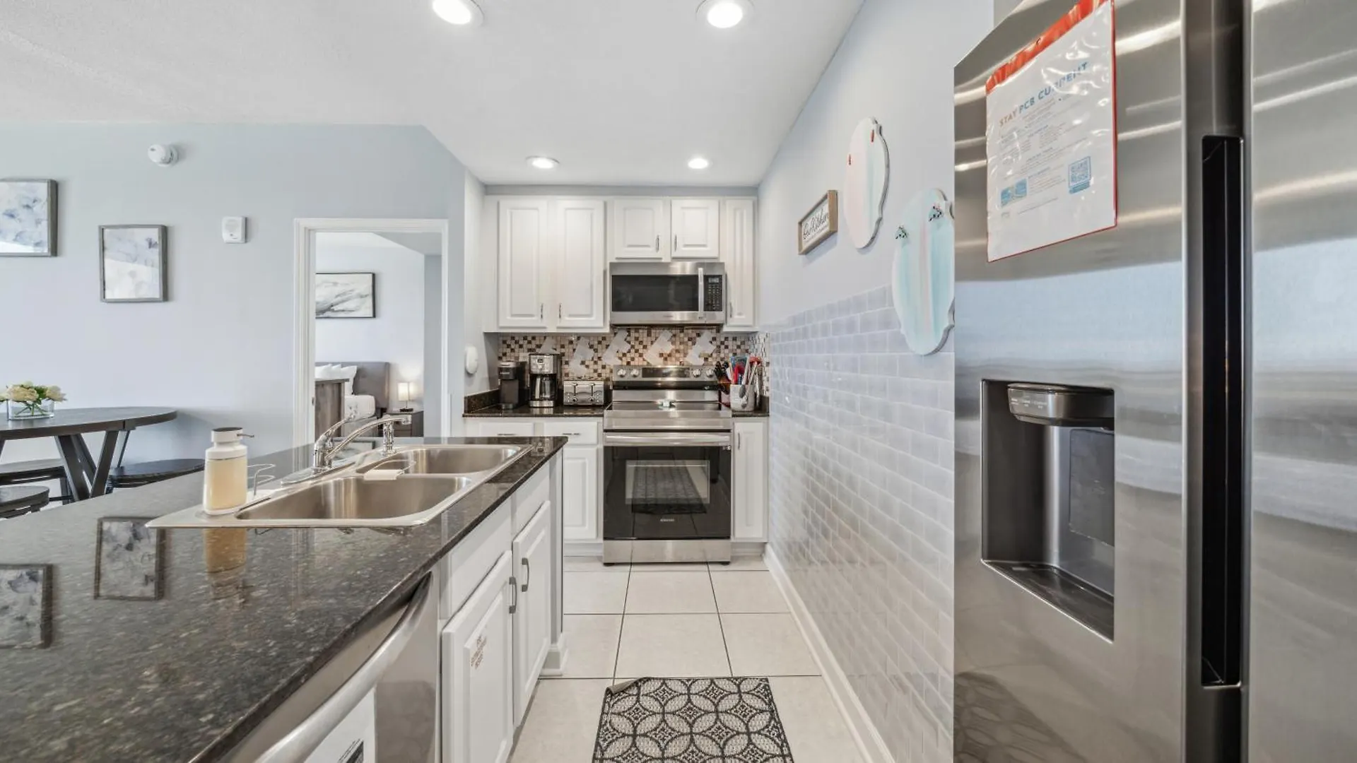 Emerald Chic Beachfront 2 Bdr Apt 4 Beach Seats And A Cannope On Us Panama City Beach USA