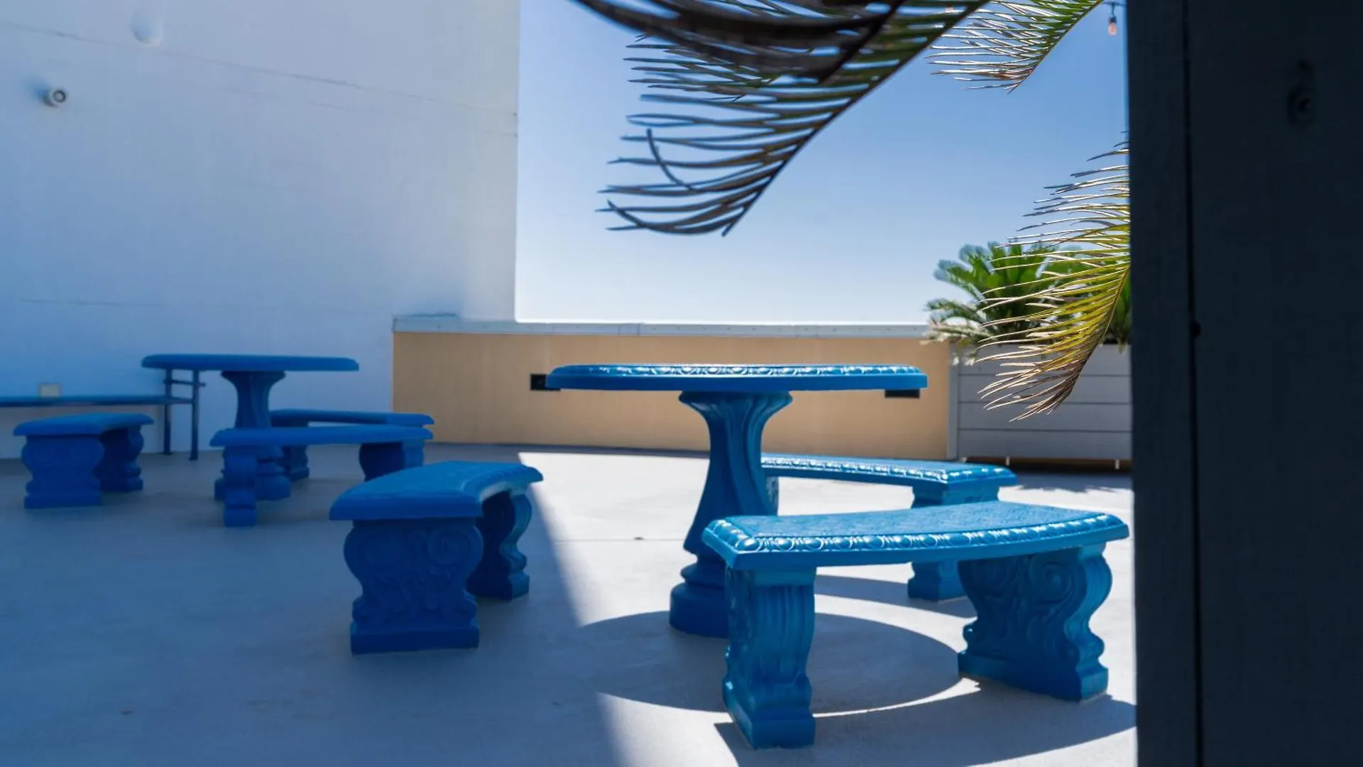 Emerald Chic Beachfront 2 Bdr Apt 4 Beach Seats And A Cannope On Us Panama City Beach
