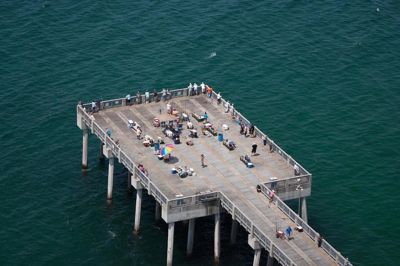 Emerald Chic Beachfront 2 Bdr Apt 4 Beach Seats And A Cannope On Us Panama City Beach