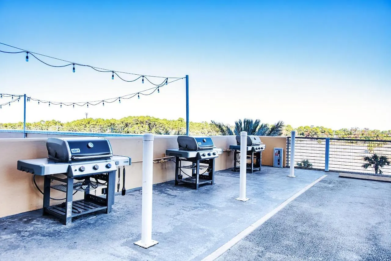 Emerald Chic Beachfront 2 Bdr Apt 4 Beach Seats And A Cannope On Us Panama City Beach Apartmán
