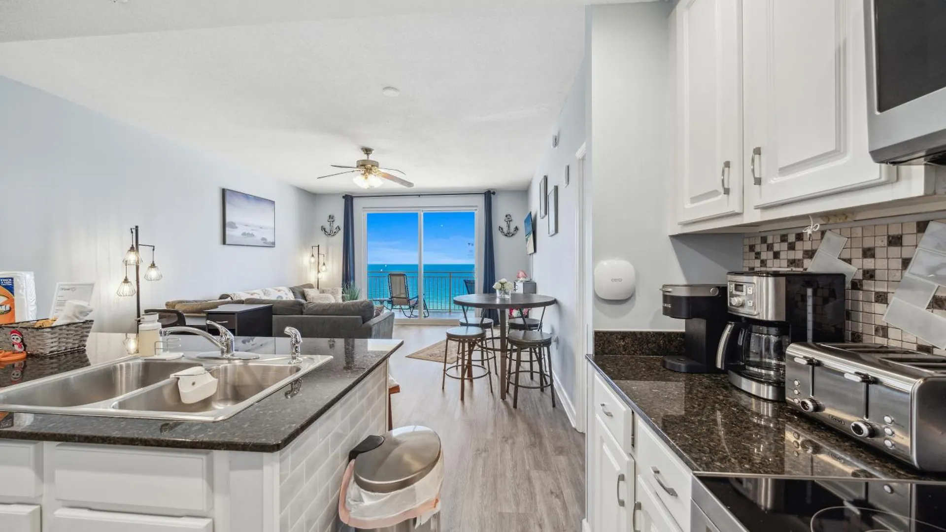 Emerald Chic Beachfront 2 Bdr Apt 4 Beach Seats And A Cannope On Us Panama City Beach