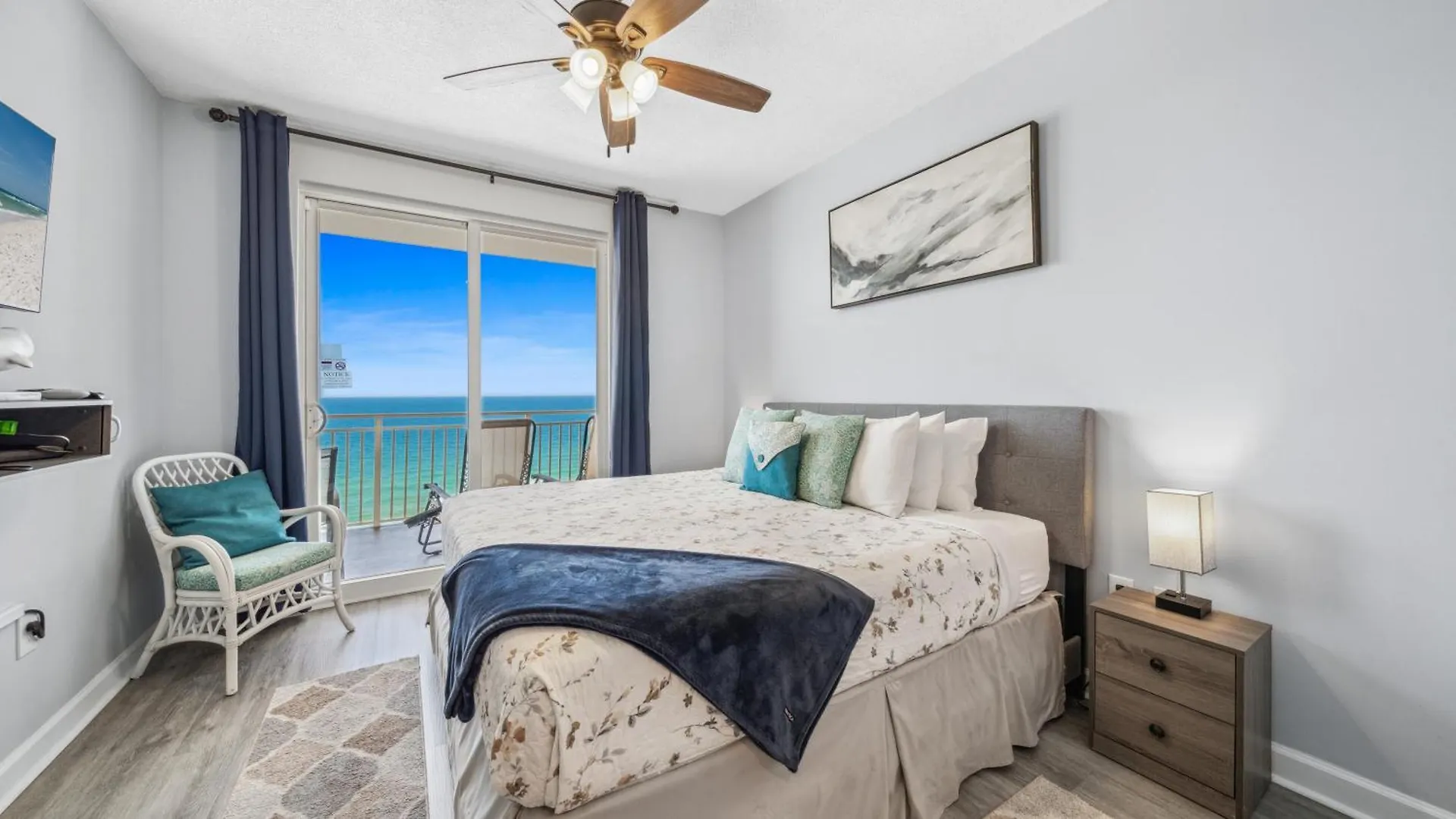 Apartment Emerald Chic Beachfront 2 Bdr Apt 4 Beach Seats And A Cannope On Us Panama City Beach