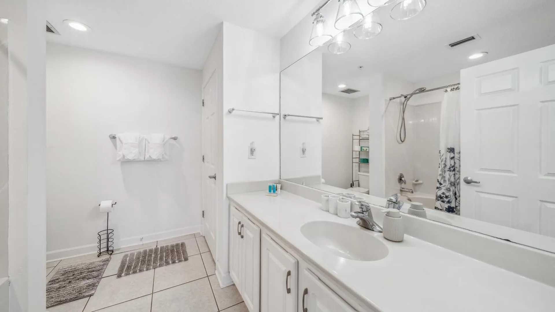 Emerald Chic Beachfront 2 Bdr Apt 4 Beach Seats And A Cannope On Us Panama City Beach Apartmán